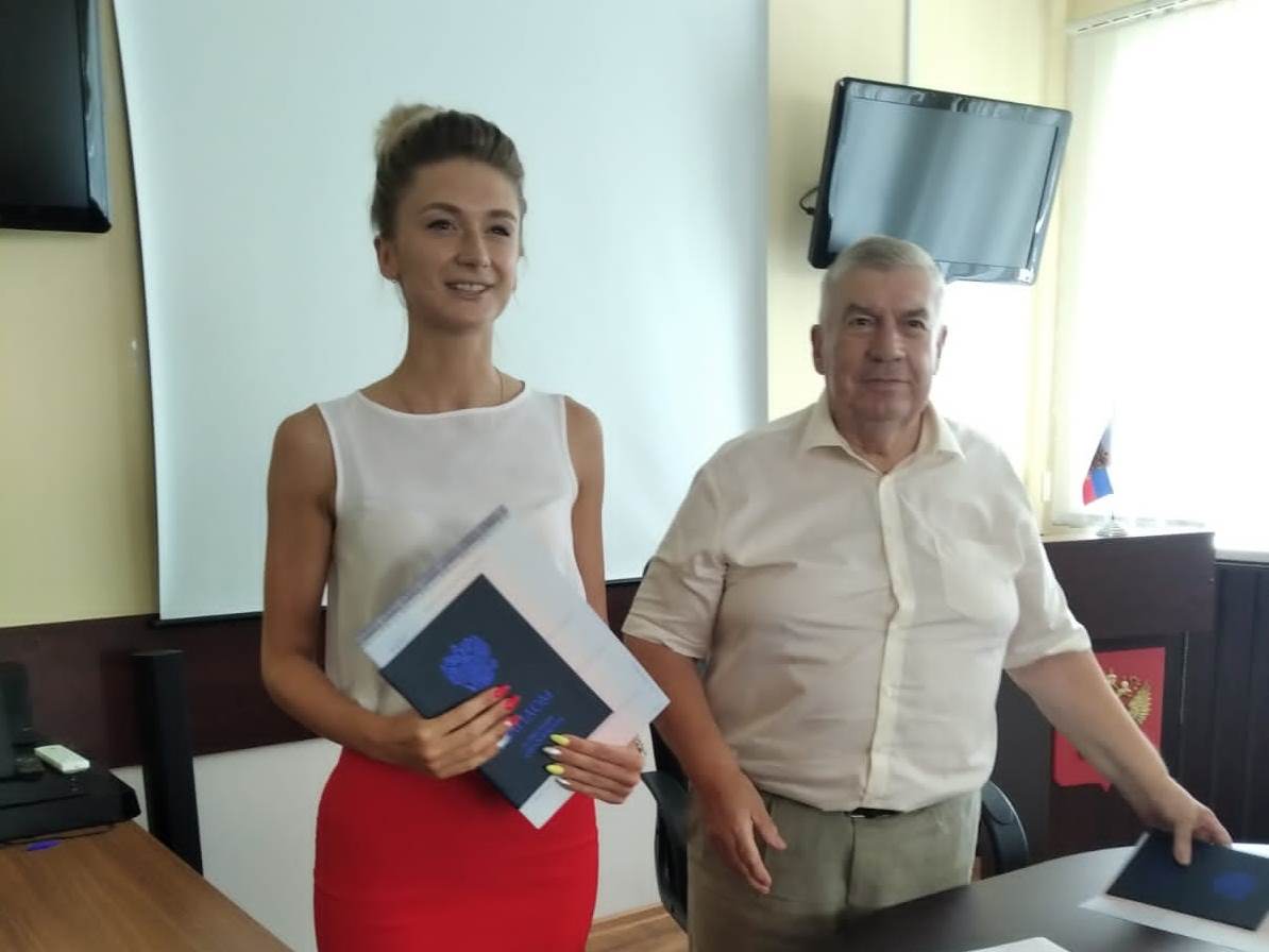 Вручение дипломов выпускникам Института