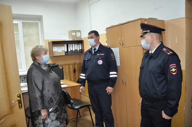 В Смоленской области Общественный совет проверил деятельность отдела МВД России по Смоленскому району