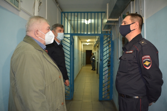 В Смоленской области общественник проверил деятельность межмуниципального отдела МВД России 