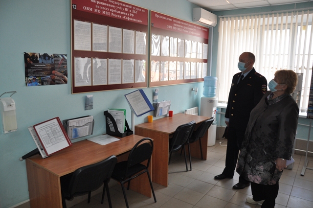 В Смоленской области представители общественности проверили качество предоставления госуслуг в сфере миграции