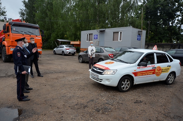 В Смоленске Общественный совет продолжает контролировать проведение экзаменов на право управления транспортными средствами