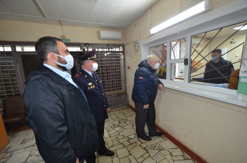 Представители общественности проверили работу полиции в Монастырщине Смоленской области