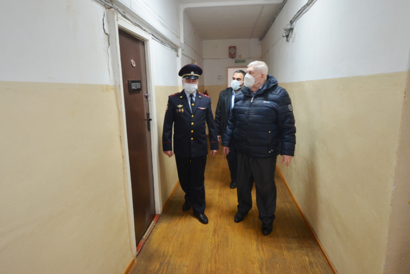 Представители общественности проверили работу полиции в Монастырщине Смоленской области
