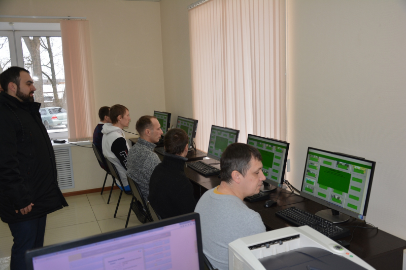 В Смоленске Общественный совет проверил деятельность по оказанию госуслуг отделением МОРЭР Госавтоинспекции