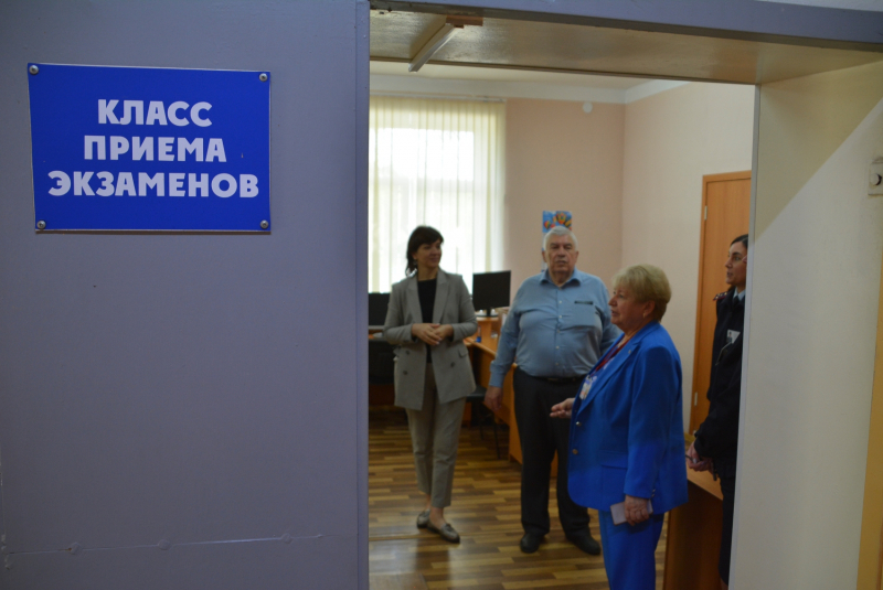 В Сафоново Смоленской области общественники проверили качество предоставления госуслуг по линии Госавтоинспекции