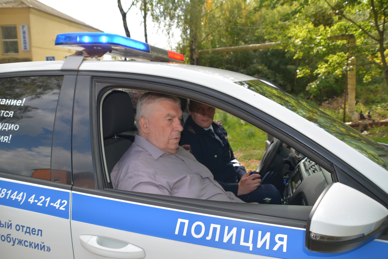 В Дорогобуже Смоленской области Общественный совет проверил несение службы сотрудниками Госавтоинспекции