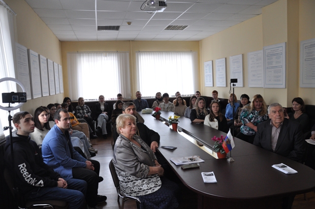 В Смоленске председатель Общественного совета при УМВД рассказала студентам о значимости Дня народного единства