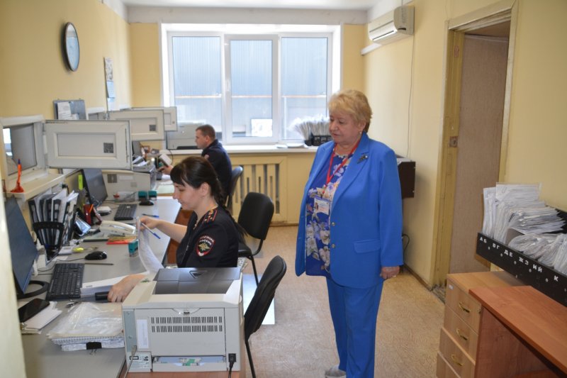 В Вязьме Смоленской области представители общественности оценили качество предоставления госуслуг по линии Госавтоинспекции